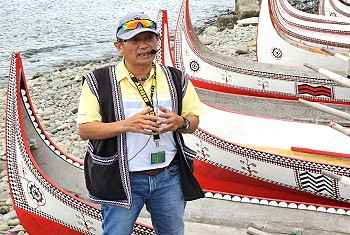 蘭嶼拼板舟體驗．傻個子背包客棧
