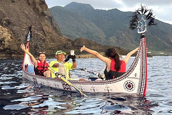 蘭嶼拼板舟體驗．傻個子背包客棧